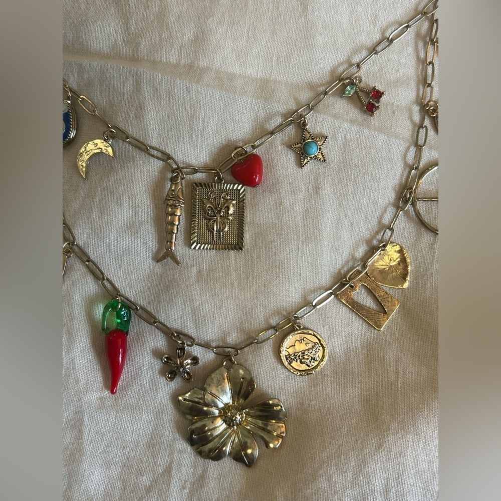 Free People Maximilian Flower Charm Necklace Gold Layered OS NWT - Picture 4 of 8